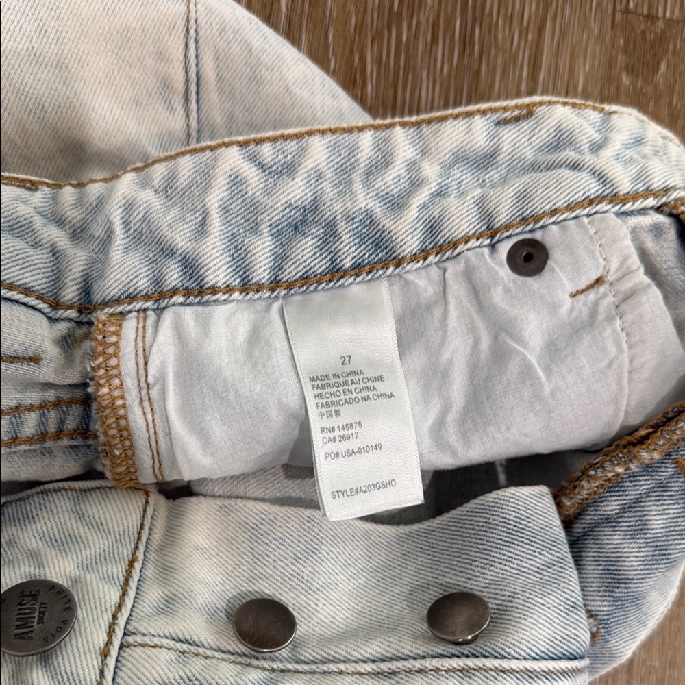 Amuse Society Blue Jean Shorts High-Waisted Frayed Hem - Picture 4 of 9